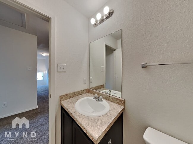 Building Photo - 9405 Apple Ridge Ln
