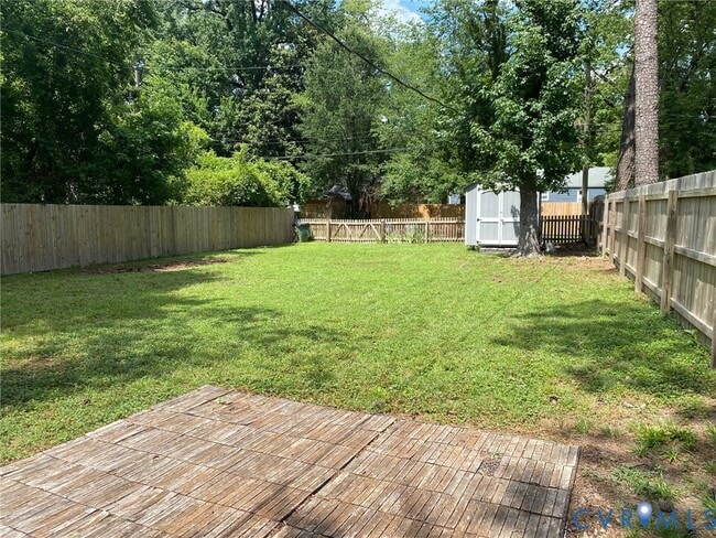 Building Photo - 6406 Stuart Ave
