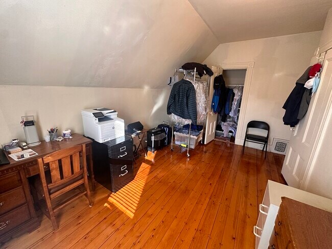 Building Photo - 374 Highland Ave