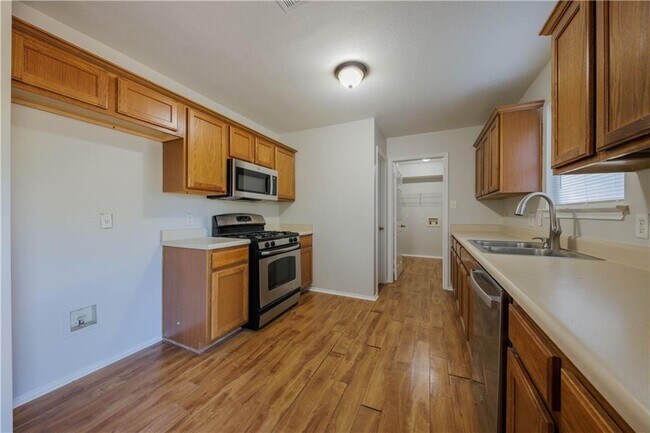 Building Photo - 2905 Rainy River Dr