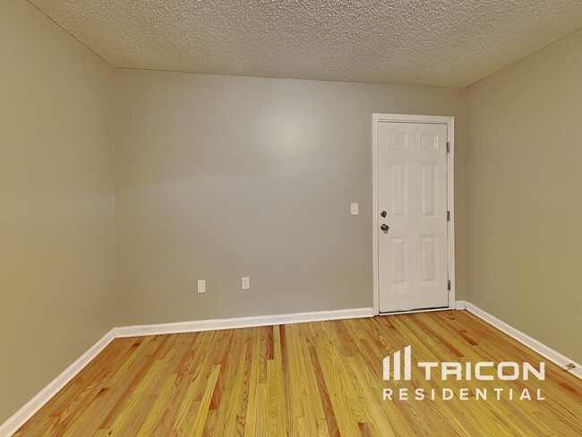 Building Photo - 1229 Moss Acres Ct