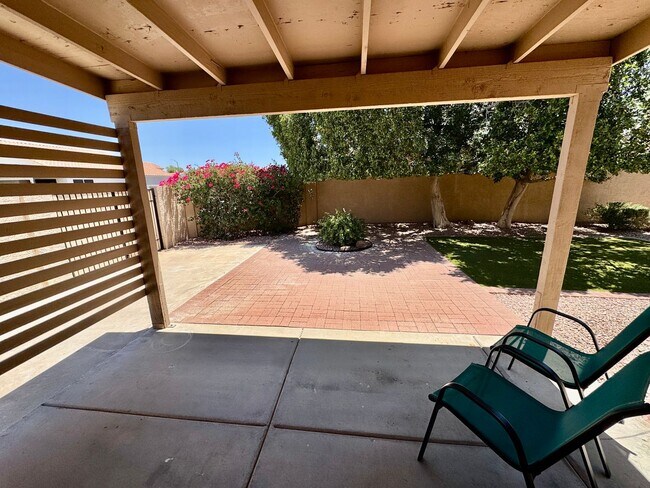 Building Photo - Meticulously Maintained 3 Bedroom + Den Single Level Home! Fantastic Low Backyard.