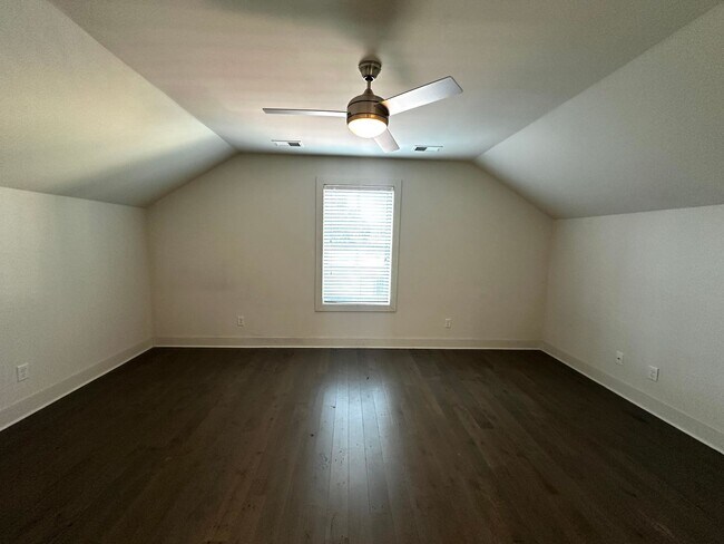 Building Photo - 609 E Duffy Ln