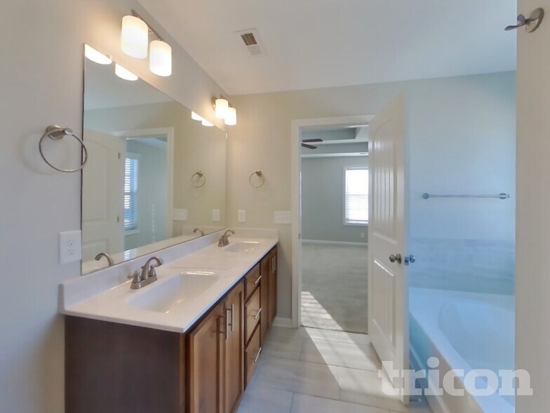 Building Photo - 1259 Magnum Dr