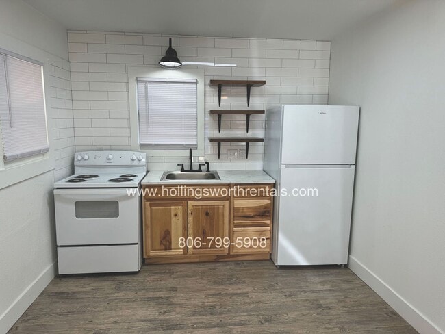 Building Photo - Remodeled and updated Efficiency in Tech T...