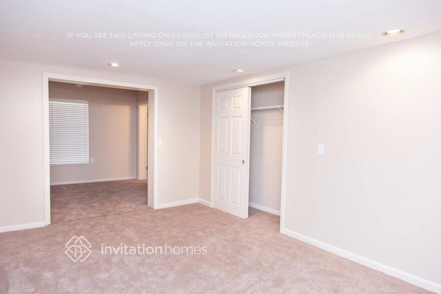 Building Photo - 3308 17th Ave W