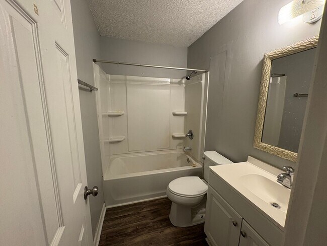 Building Photo - 131 Wall St