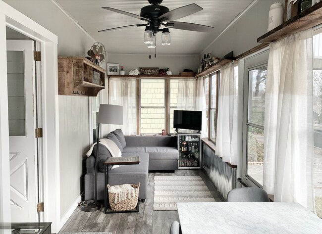 sunroom with river views - 135 E Wayne Ter