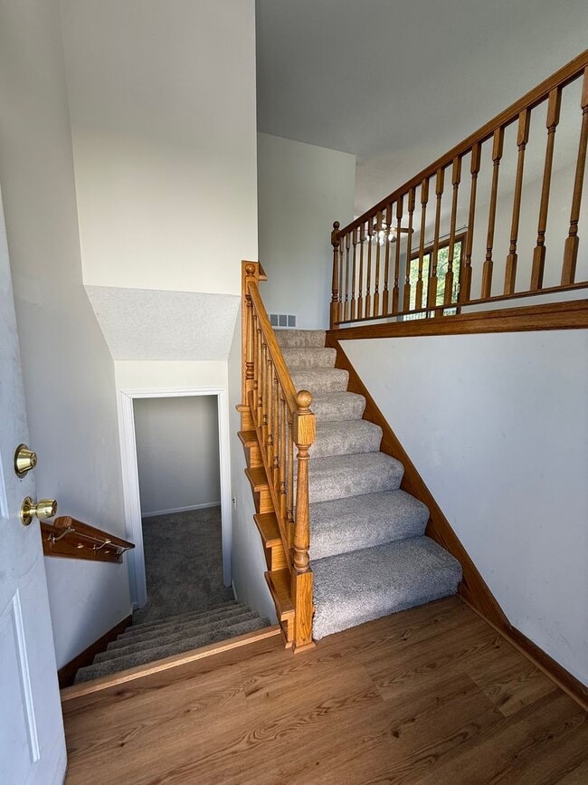 Building Photo - Woodbury 3 Bed 2 Bath Single Family Home