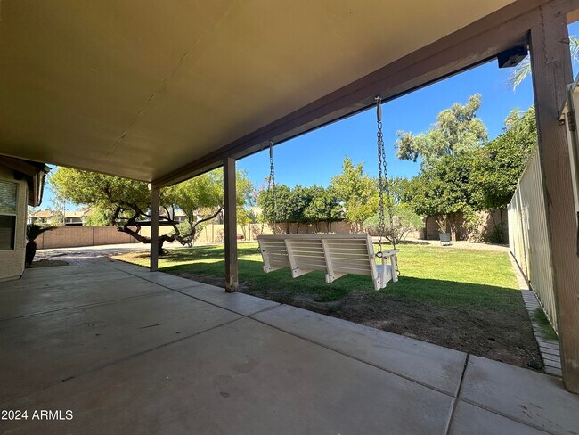 Building Photo - 1300 W Boston St