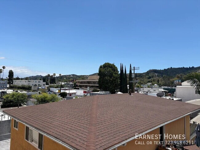 Building Photo - 4348 Mammoth Ave