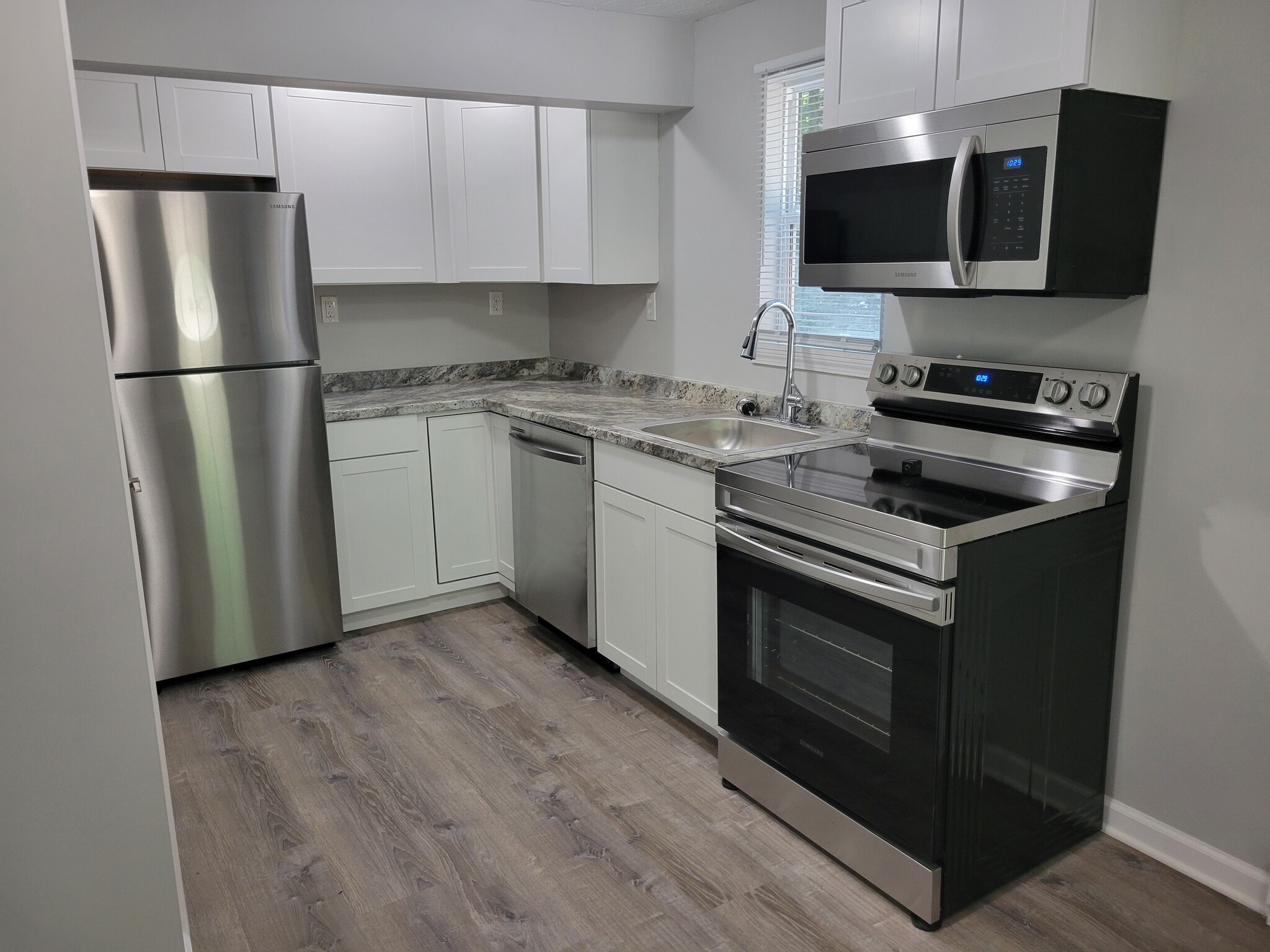 Building Photo - 2505 Meloy Rd