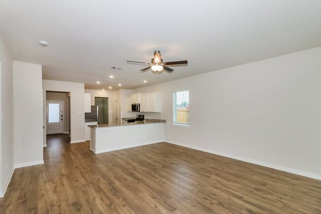 Building Photo - 401 Sunny Highlands Dr