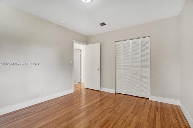 Building Photo - 1411 N 16th Ct