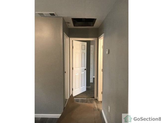 Building Photo - Oliver Park Apartments LLC