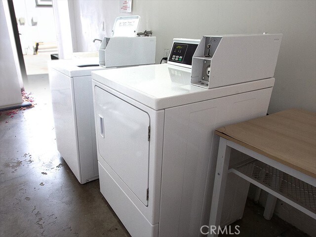 Building Photo - 2027 Vista Del Mar Ave