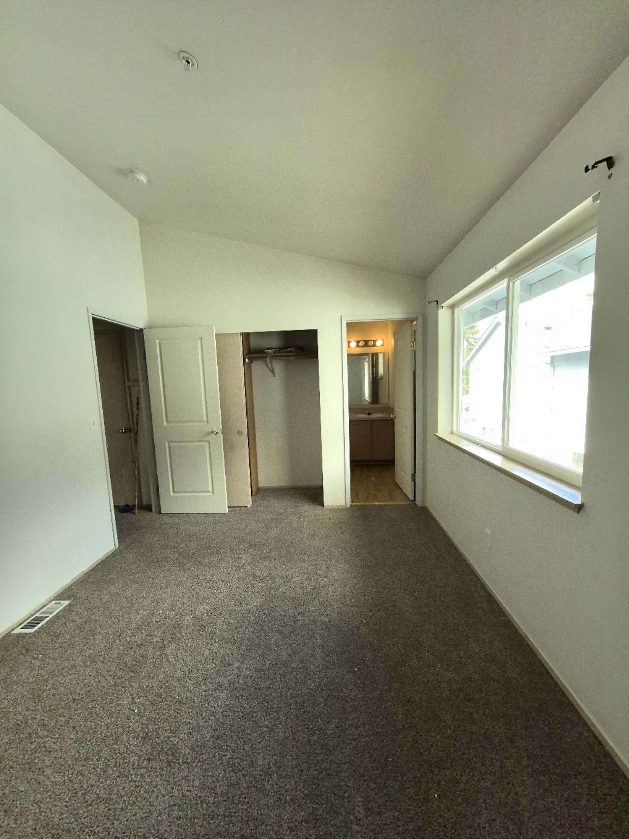 Building Photo - 6317 Barstow Ln SE