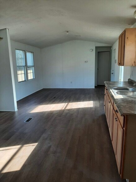 Building Photo - 189 Wild Forest Ln