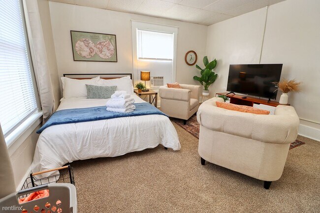 Building Photo - 5 br, 1 bath House - 2040 South 17th Street 2