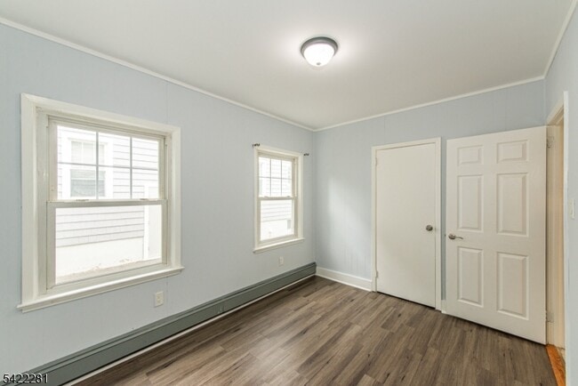 Building Photo - 10 Walnut Pkwy