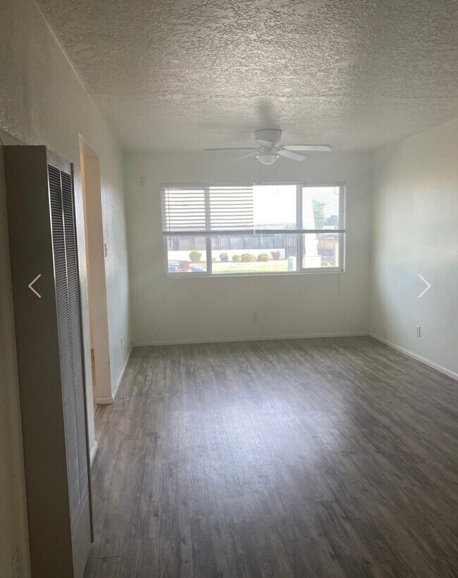 Building Photo - 2BR/1BA Unit with Garage in Popular NE heights Location