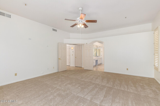 Building Photo - 8257 E Lariat Ln