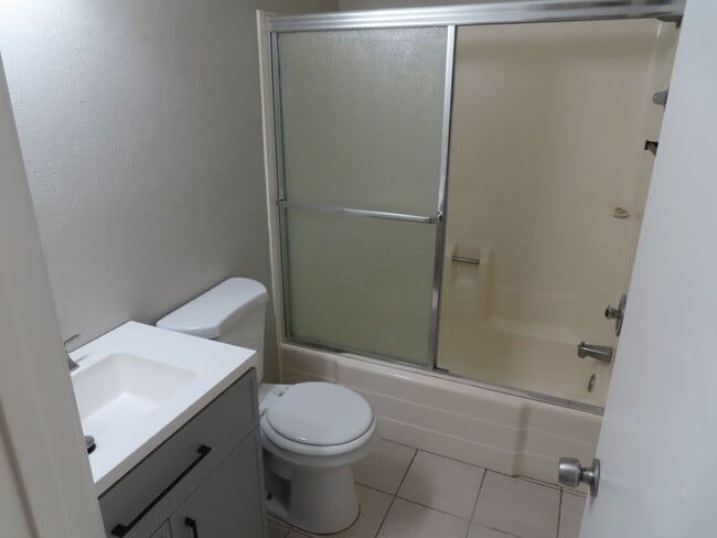 Building Photo - Four Bedroom Home in Oceanside
