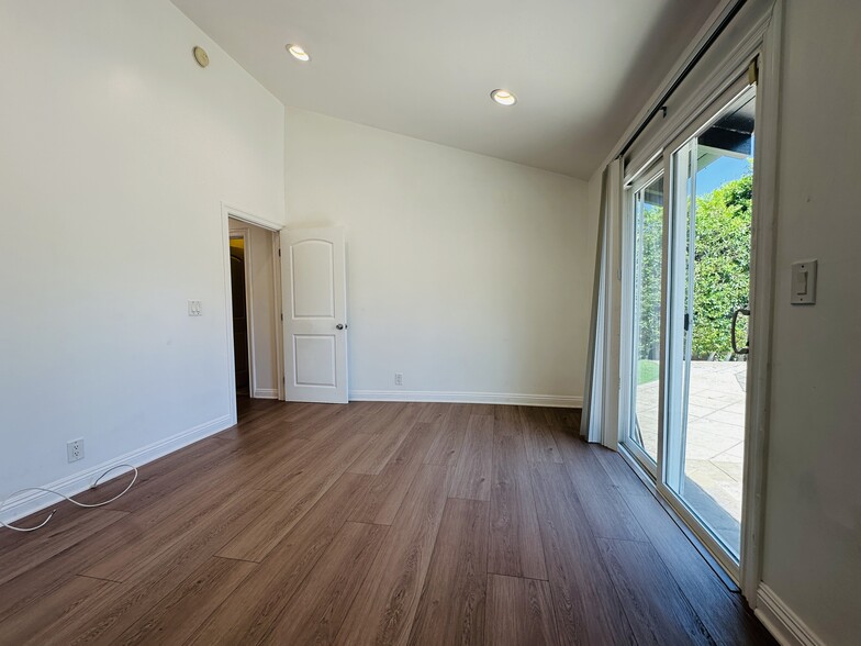Building Photo - 5148 Otis Ave