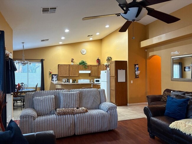 Building Photo - 7408 W Wolf St