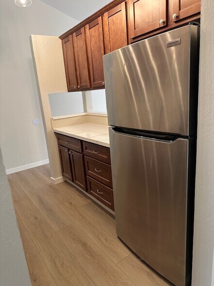 Kitchen - 2055 Ascot Dr