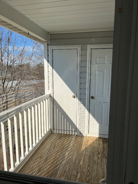 Building Photo - 3708 Cotswold Terrace