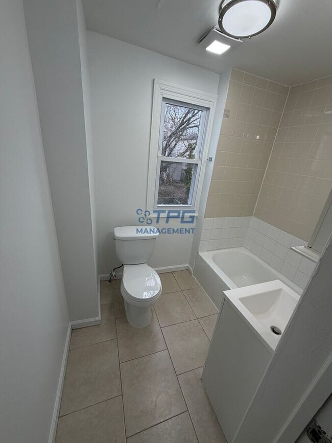 Building Photo - 792 S 15th St