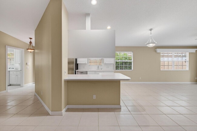 Building Photo - 8148 Montserrat Pl