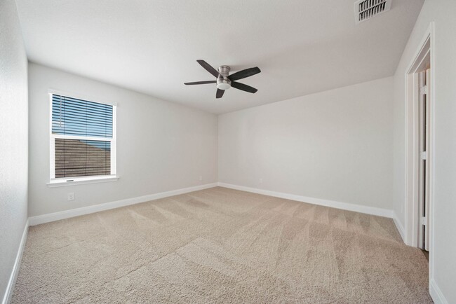 Building Photo - 4 Bedroom 3 Bathroom located in Copper Can...