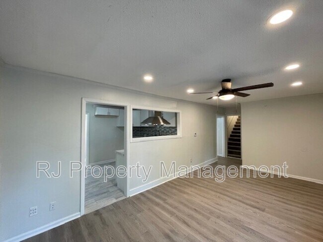 Building Photo - 4380 Reed Ave