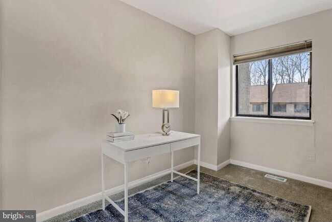 Building Photo - 3875 Steppes Ct