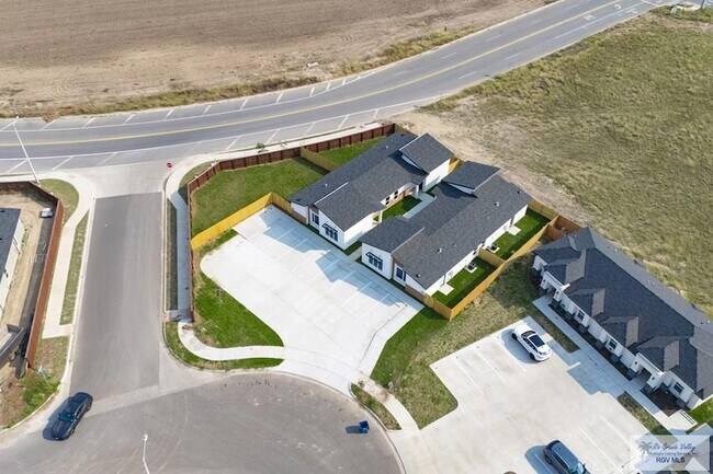 Building Photo - 3508 Hidalgo Cir