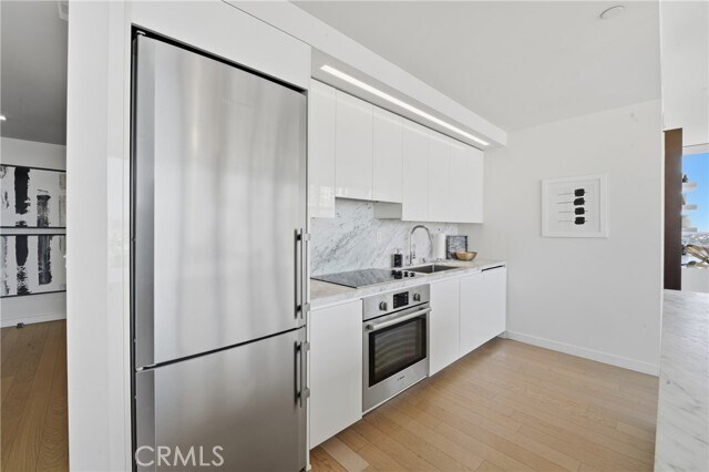 Building Photo - 1050 S Grand Ave