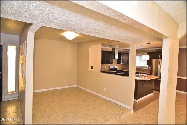 Building Photo - 10824 Pico Norte Rd