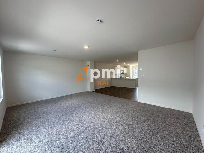 Building Photo - 8754 Clover Ln