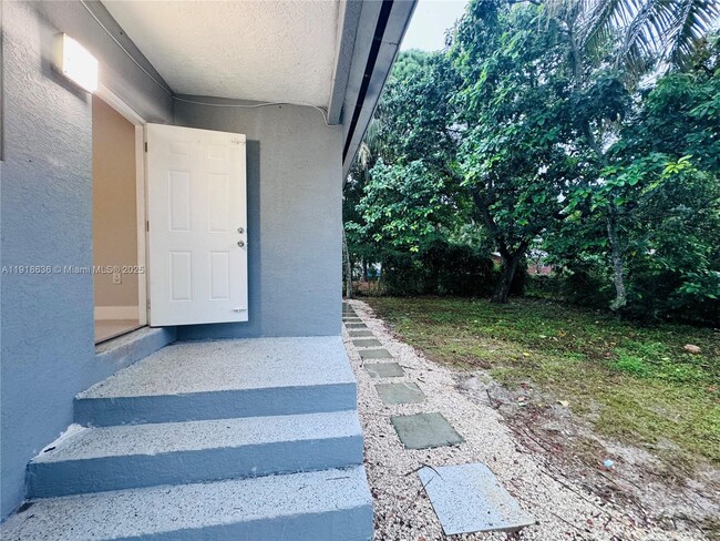 Building Photo - 1152 NW 127th St