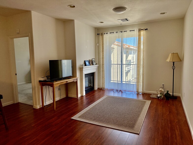 Building Photo - 3275 Dublin Blvd