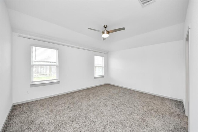 Building Photo - 7007 Fleetwood Crescent Wy