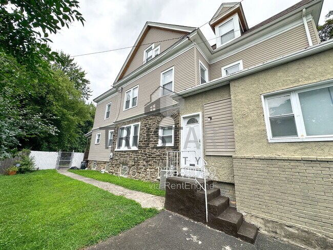 Building Photo - 6908 Old York Rd
