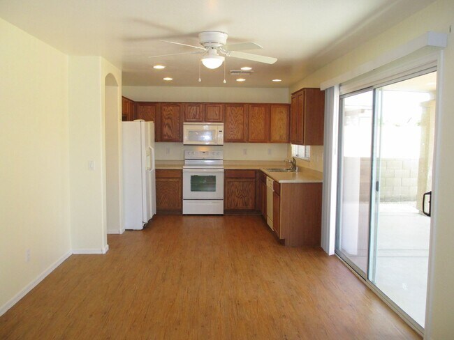 Building Photo - New Listing in Buckeye