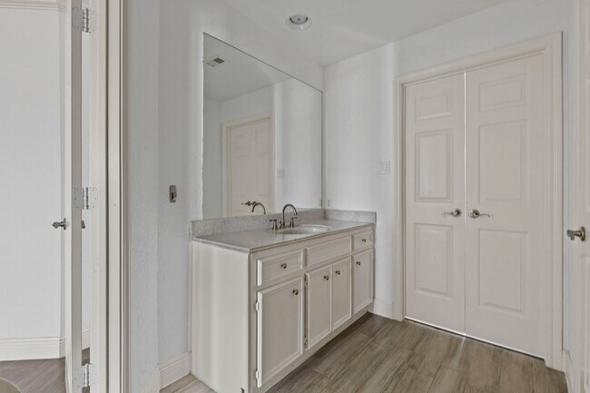 Building Photo - 3114 W Autumn Run Cir