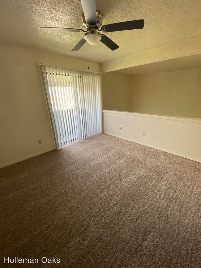 Building Photo - 1501 Holleman Dr
