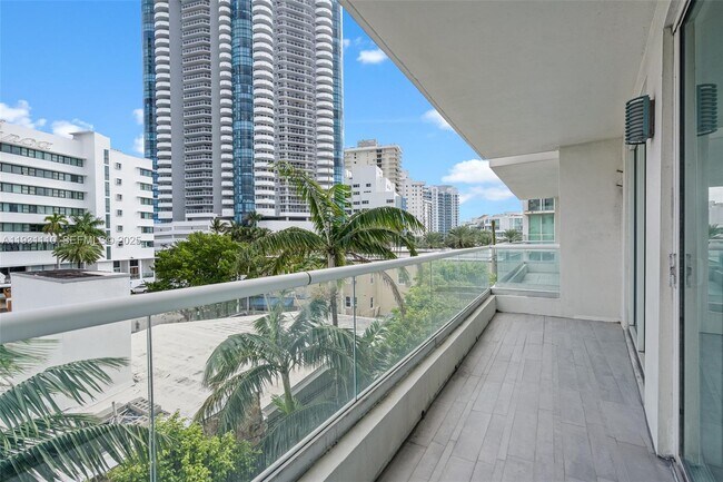 Building Photo - 6362 Collins Ave