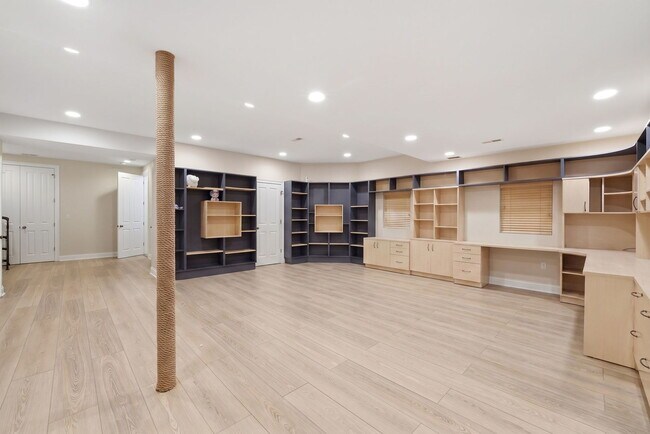 Building Photo - 2181 2nd St