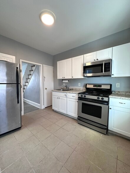 Building Photo - 1832 Dudley St